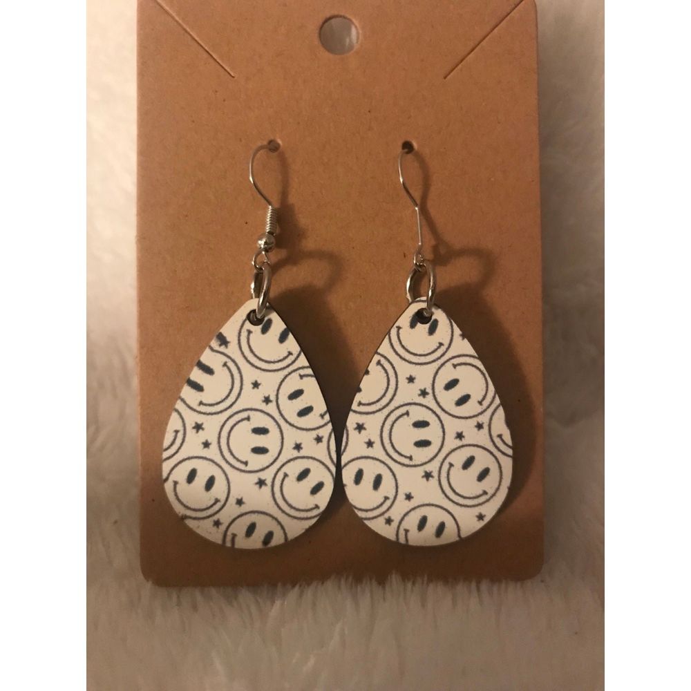 Smiley Face‎ Earrings